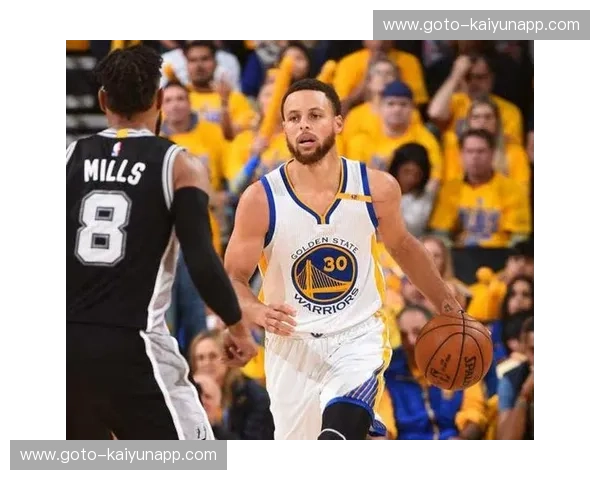 尼斯客场连续26场丢球创45年尴尬纪录 防守如同虚设 尼斯客场连续26场丢球创45年尴尬纪录 防守如同虚设